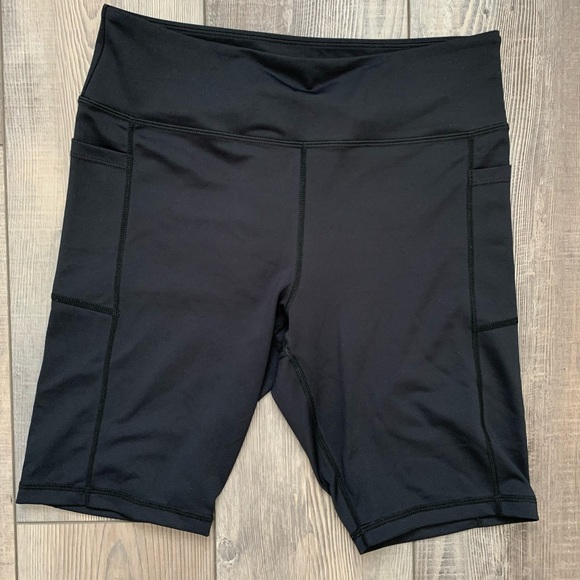ZYIA Black Light n Tight Biker Short Size L - Picture 3 of 3